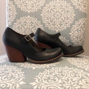 Kork Ease Mary Janes size 8